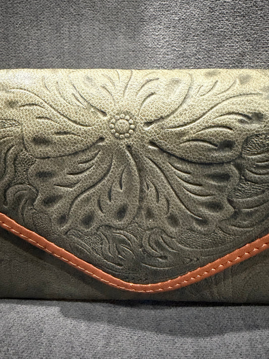 Artesanal Leather Embroidered Wallet