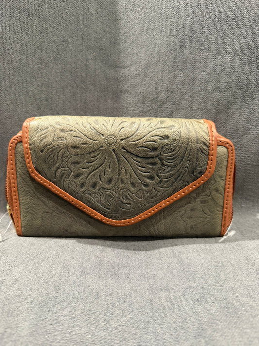 Artesanal Leather Embroidered Wallet