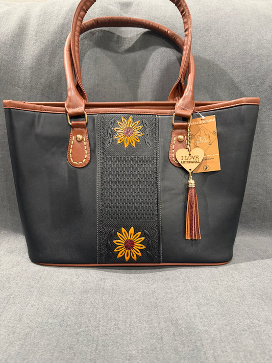 Artesanal Handbag